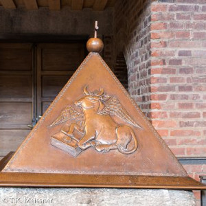 Taufstein-Deckel Detail 1